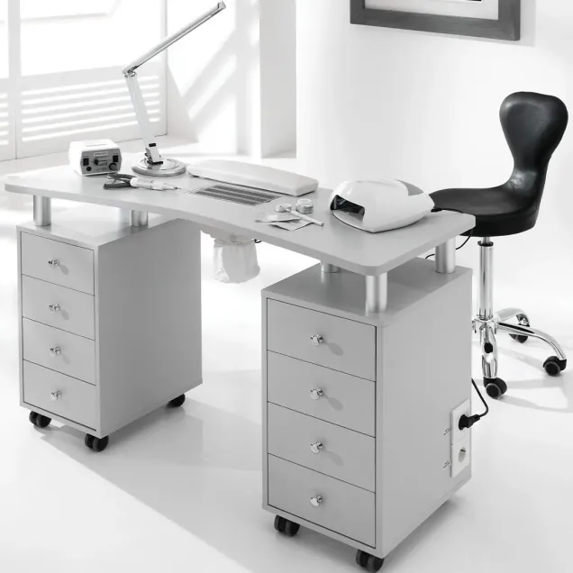 Tavolo per Ricostruzione Unghie Ambientazione