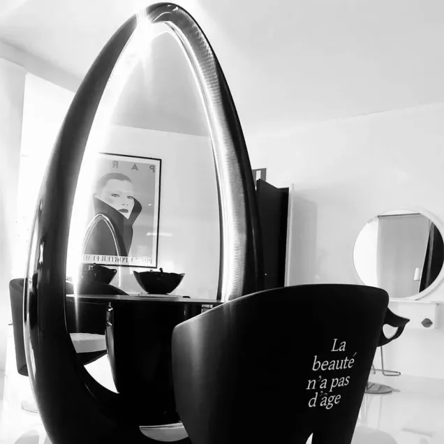 Ambientazione Specchi per Parrucchiere