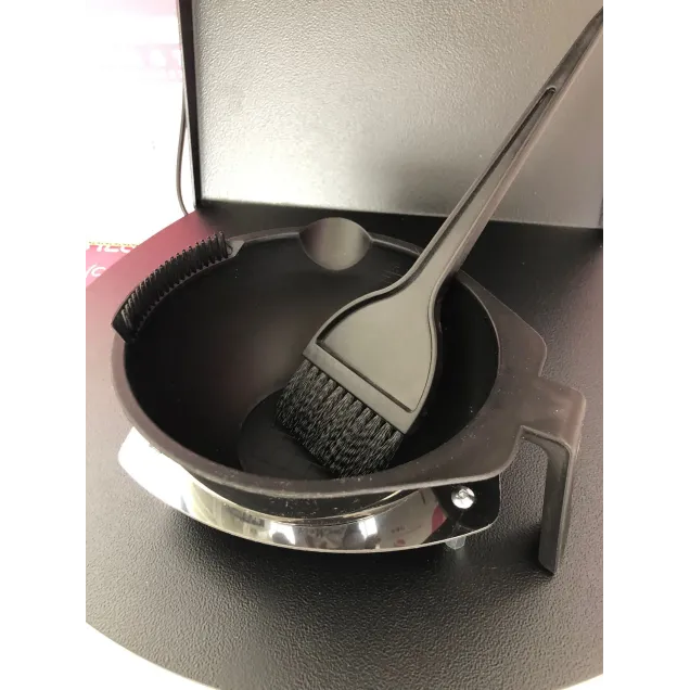 ciotola tintura con pennello