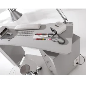 Tavolo Manicure 2