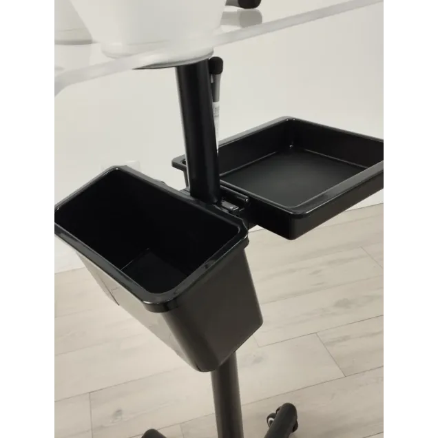 carrello con ripiani